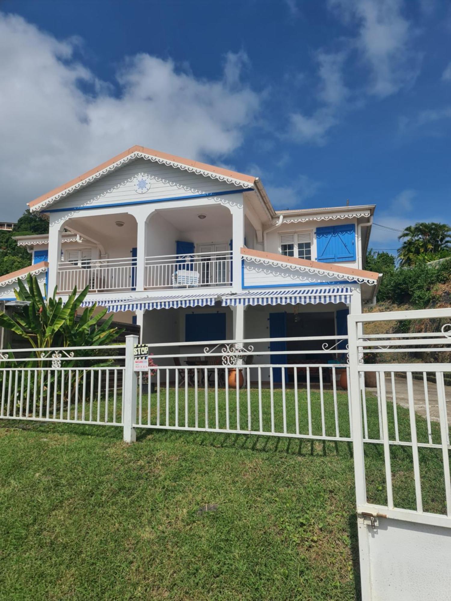 Villa Avec Vue T2 A T5 Duo De La Baie Le Robert Exterior foto